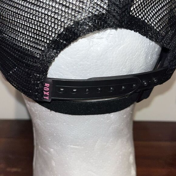 Roxy Pink Bill Black Logo Trucker Mesh Style Foam SnapBack Baseball Cap women’s - Picture 3 of 4